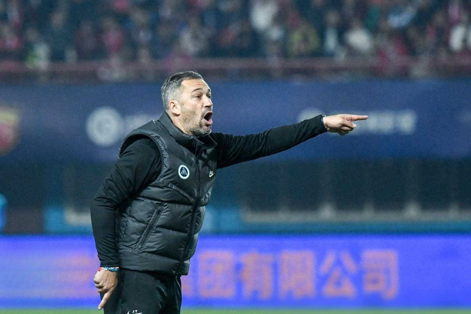 外援表现亮眼，球队信心倍增
