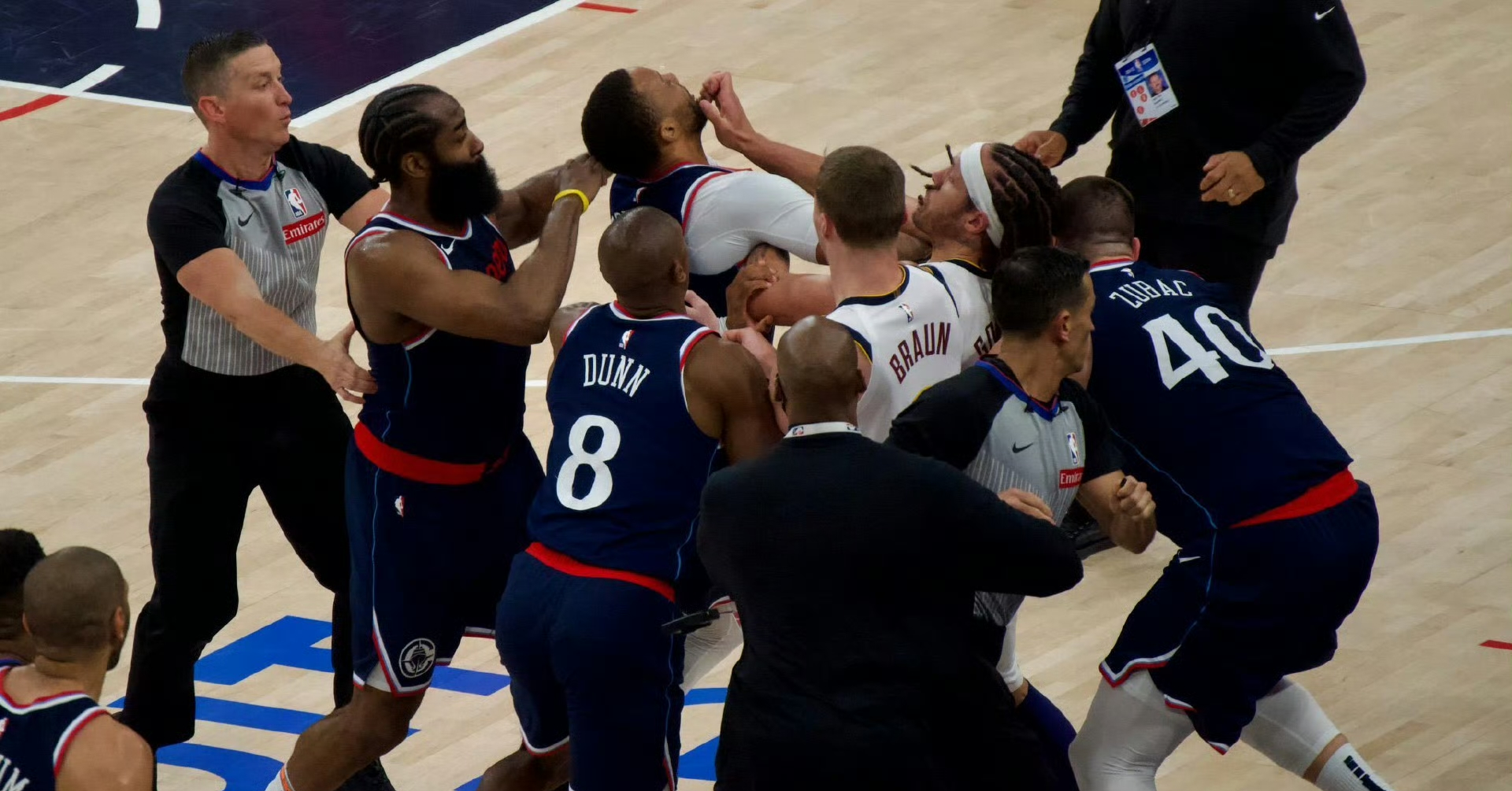 关于NBA球队练习赛磨合逐步完成的信息