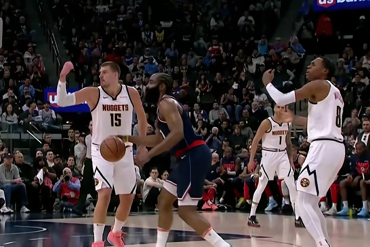 快船不敌开拓者,客场落败 快船不敌开拓者,客场落败