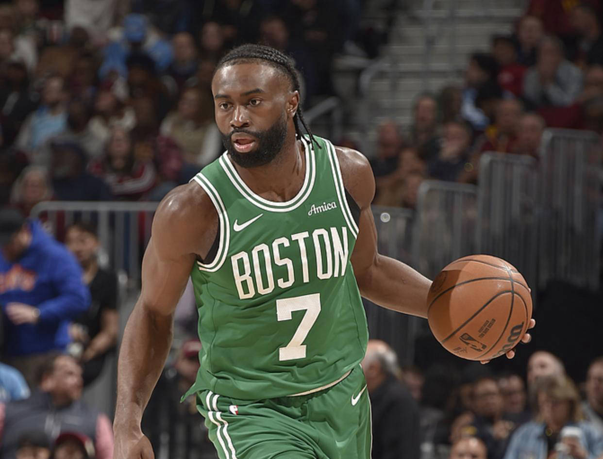 凯尔特人B队绝地反击马刺，米切尔爆发神勇的简单介绍