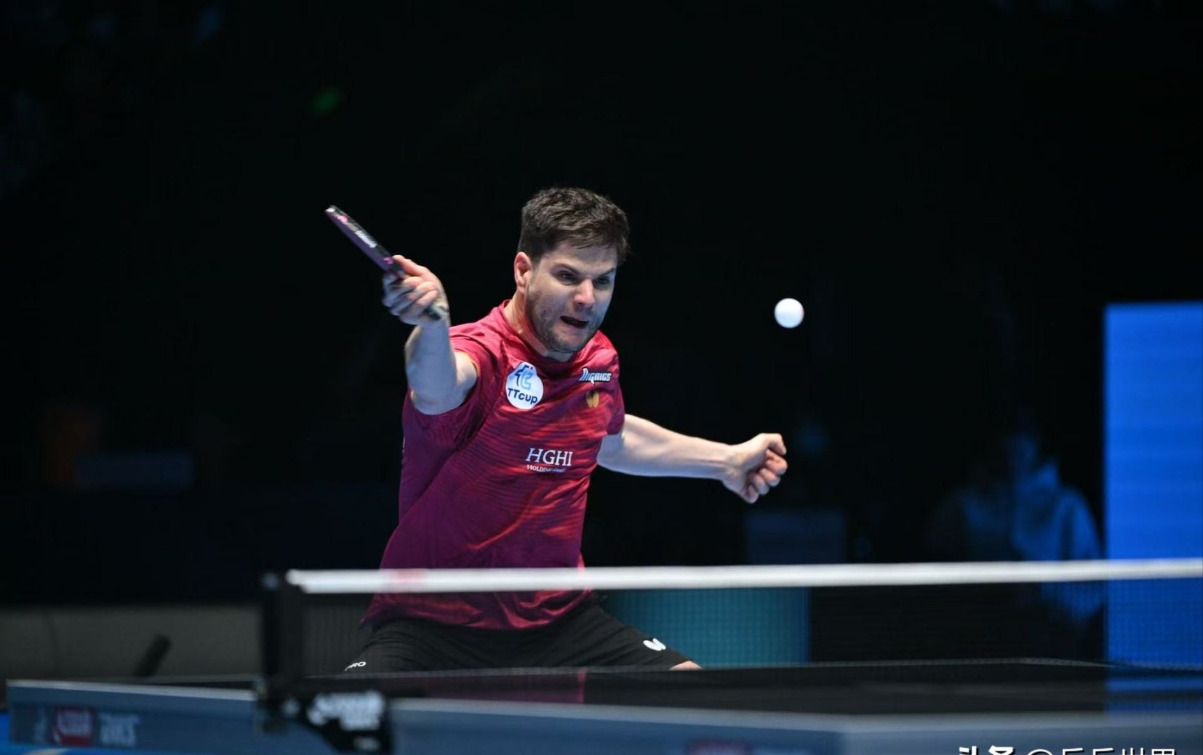 关于法国乒乓球队鏖战奥地利乒乓球队，奥恰洛夫送出助攻的信息