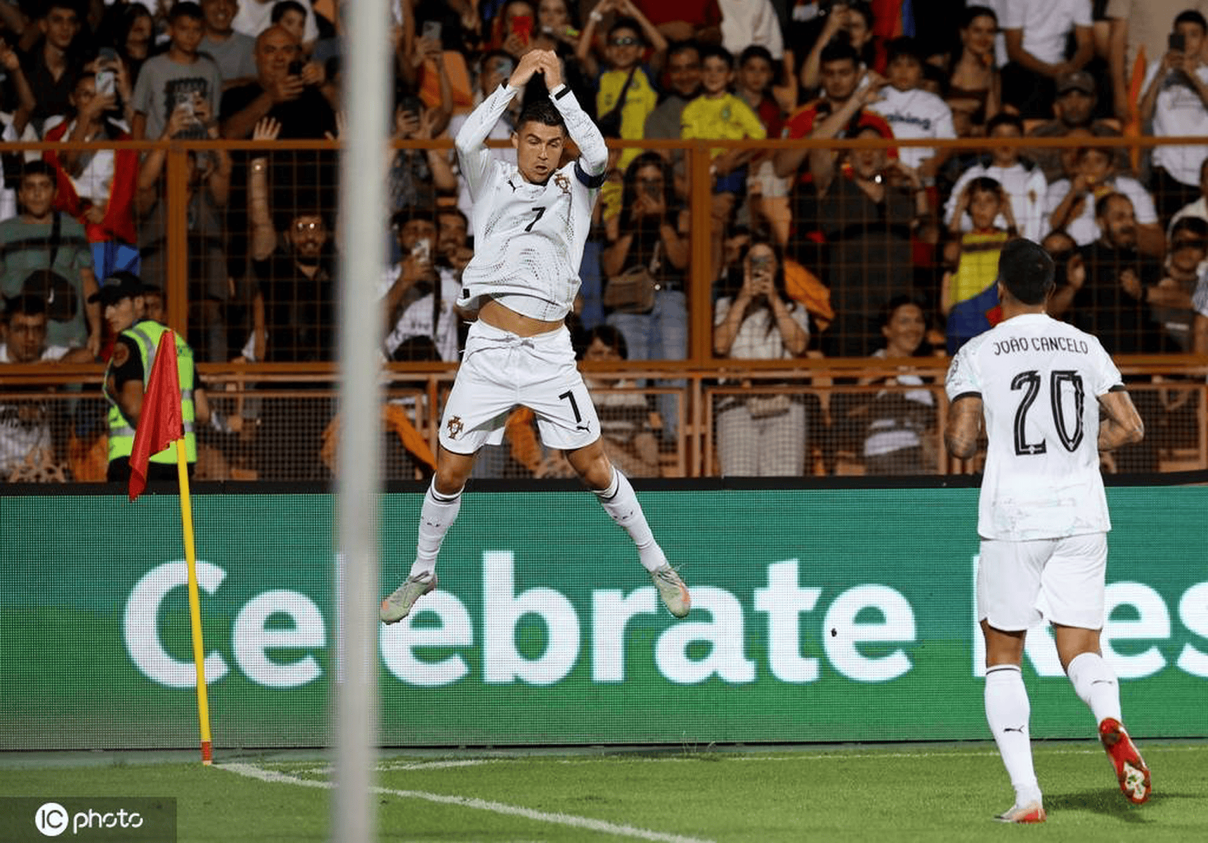 塞内加尔碾压瑞典，C罗爆发神勇的简单介绍