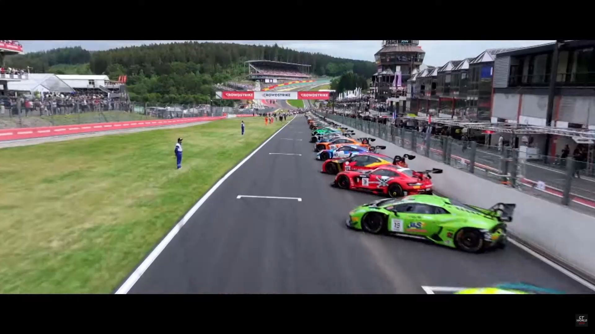 神仙对局!赛车比赛过程堪比大片 神仙对局!赛车比赛过程堪比大片