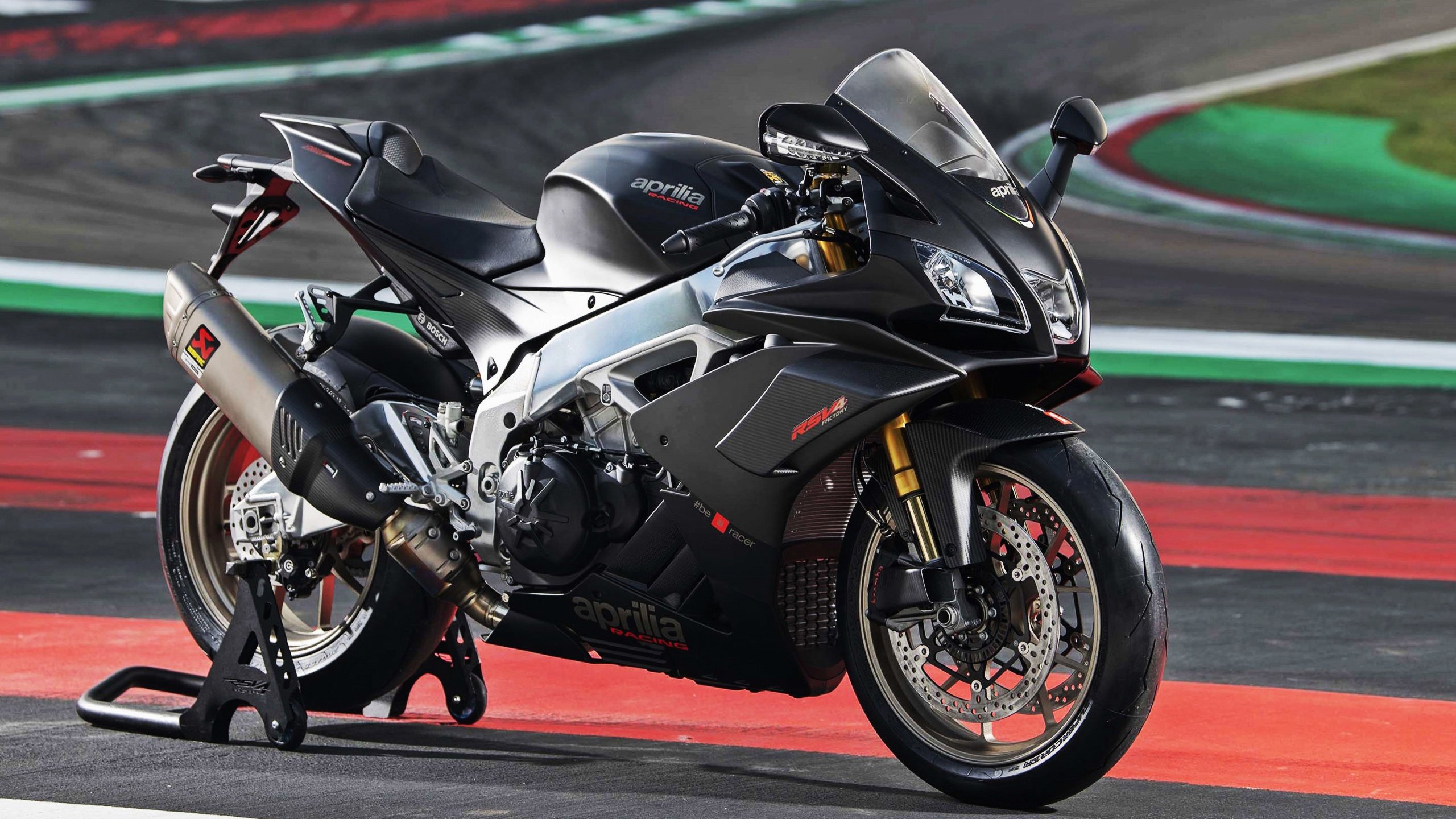 开云官网-当沙漠之狐遇上红黑军团，本泽马一锤定音改写慈善赛传奇