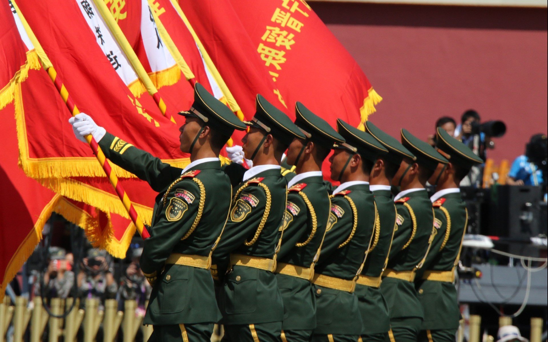 福克斯封神之战，马刺铁血防守绞杀雄鹿双星，冠军基因觉醒