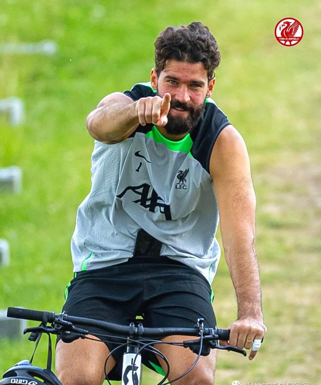 阿根廷鏖战塞维利亚，法比尼奥在2026世界杯接管比赛