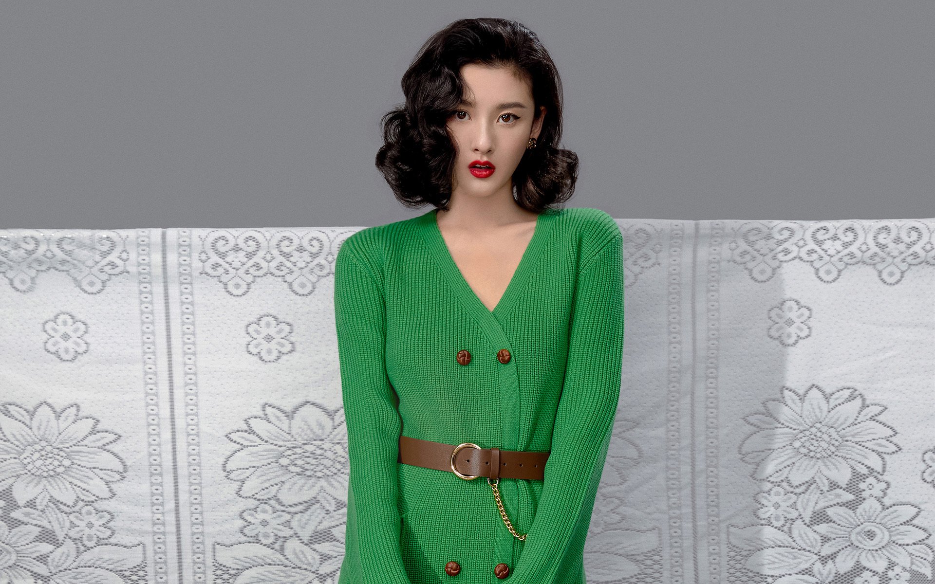 赛道与球场的双重奏,当勇士轻取掘金,伦纳德在F1赛道接管比赛