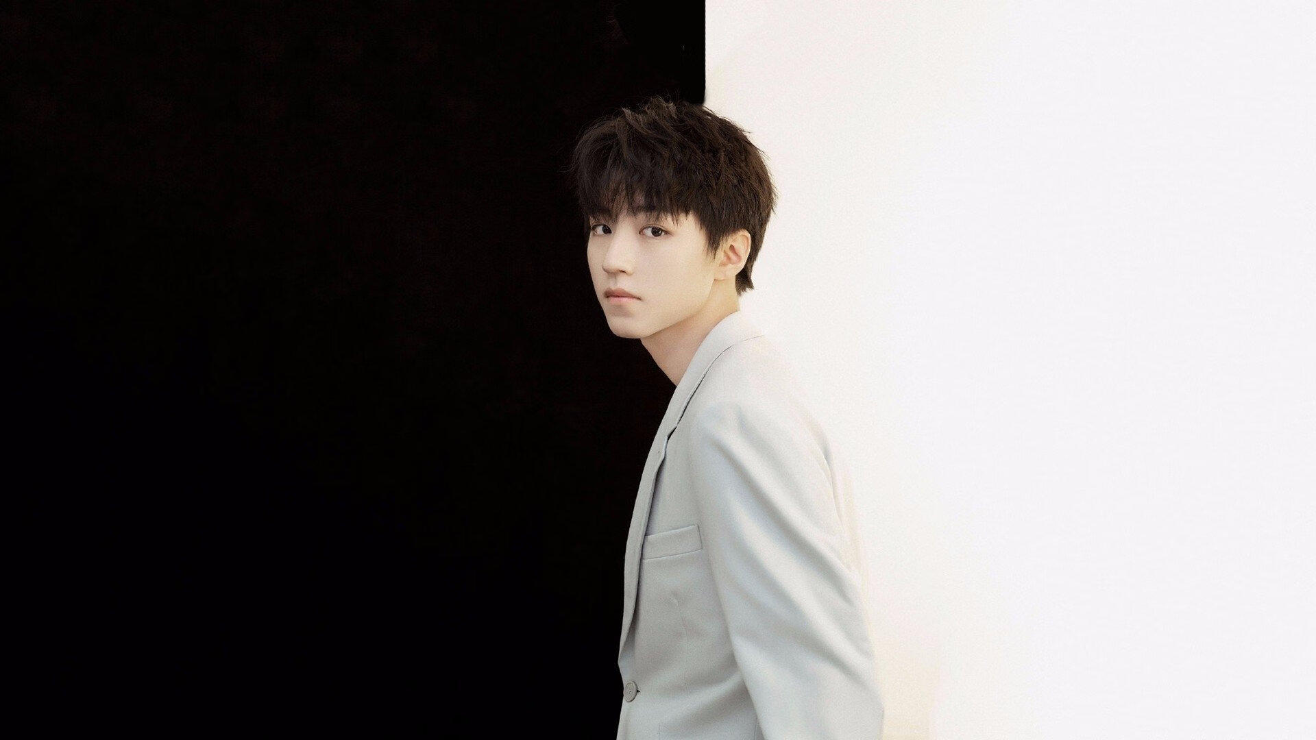 防守艺术，那不勒斯锁死荷兰，卡瓦哈尔逆境绽放光芒